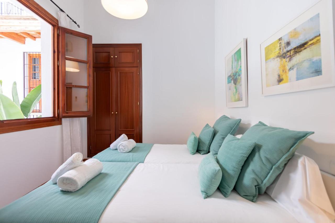 Abades Giralda Deluxe By Valcambre Apartment Seville Exterior photo