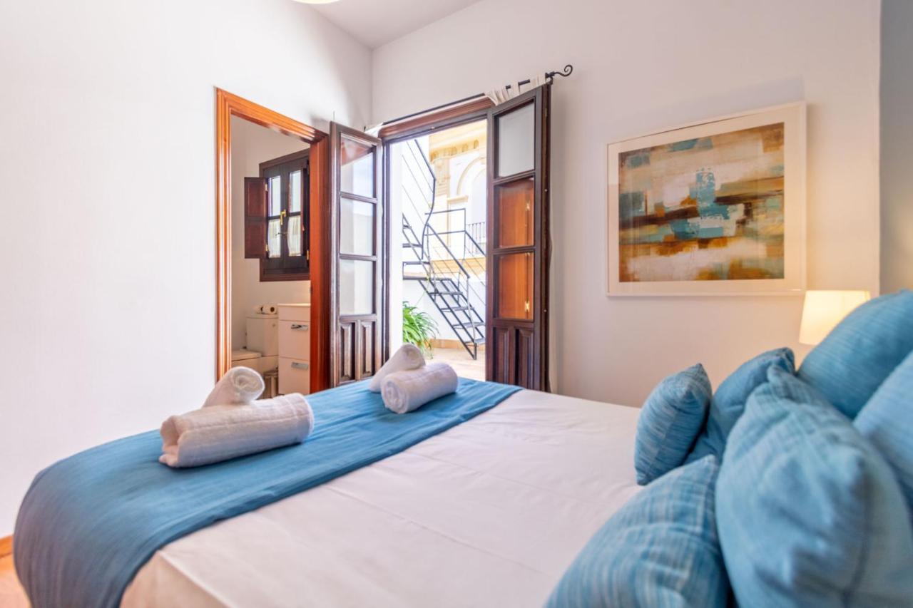 Abades Giralda Deluxe By Valcambre Apartment Seville Exterior photo